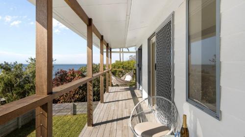 Beachmere Casa | 'tranquil Beachfront Retreat'