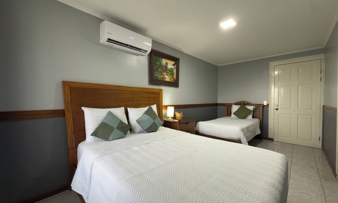 Agonía Cama Y Desayuno | Tranquil bed & breakfast with AC in Alajuela. Near International Airport, 15 min