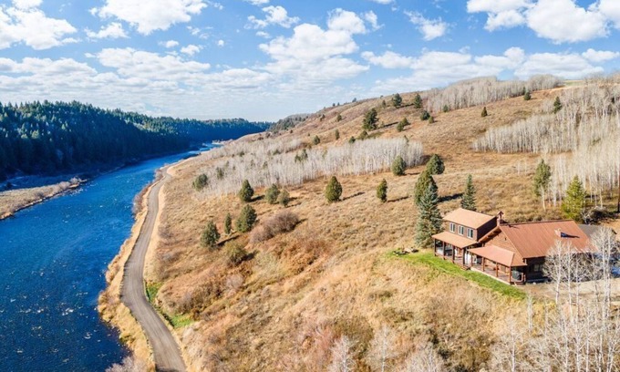 Ashton Cabina | Tranquil cabin on Warm River, Ashton Boat ramp access-fly fishing haven.