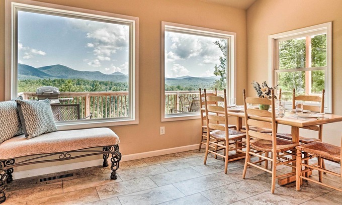 Dahlonega Cabina | Tranquil Cabin w/ Gorgeous Views & Fire Pit!