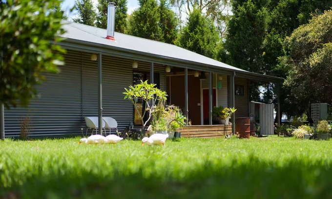 Mangrove Mountain Casa | Tranquil Farmstay on Central Coast! Cozy Holiday Rental for couples & families