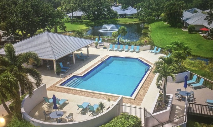 Palm Beach Gardens Casa | Tranquil cottage private patio and community pool