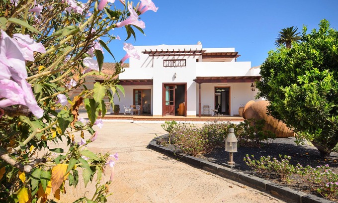 Los Valles Villa | Tranquila casa de campo "Finca Remedios" con terraza, jardín y Wi-Fi