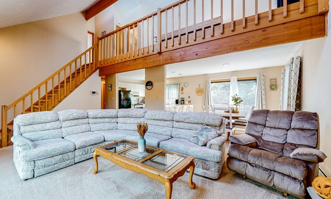 Tunkhannock Township Casa | Tranquil dog-friendly home with decks, pool table, pool access, & hot tub