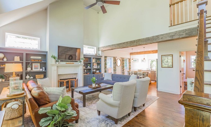 Chattanooga Casa | Tranquil Downtown Retreat - 4 Minutes to Aquarium & Coolidge Park!