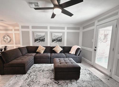 Grogan's Mill Casa | Tranquil Escape with pool and casita. Pet ok. Spring TX