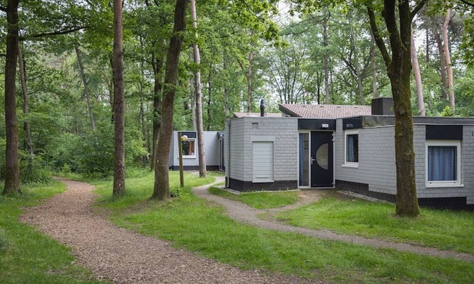 Kootwijk Casa | Tranquil forest bungalow for couple