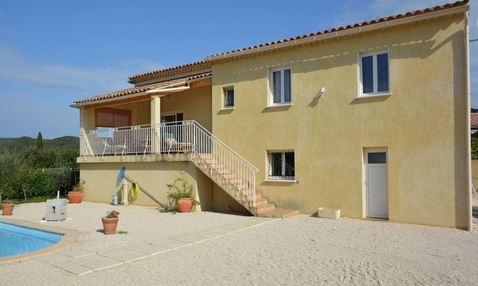 Saint-Laurent-de-Carnols Villa | Villa en Saint-Laurent con Piscina