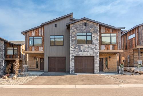 Silvercreek Casa | Tranquil Getaway Granby, Colorado by StayLage