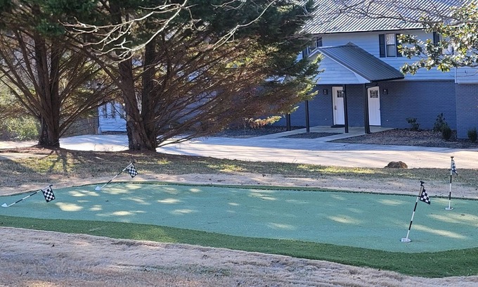 Westminster Condominio | Tranquil Haven is a 2-bedroom pet friendly condo near Lake Hartwell