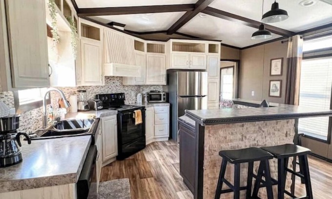 Dripping Springs Casa | Tranquil Hill Country Cabin near Pedernales Falls