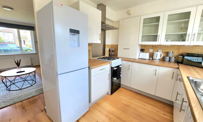 Newton Mearns Casa | Tranquil Home Away from Home