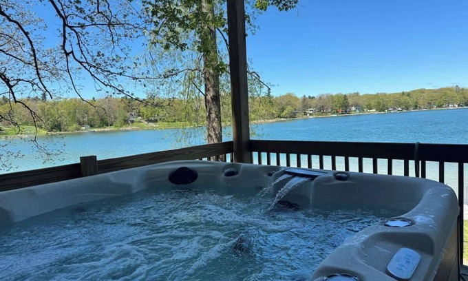 Smyrna Casa | The Jewel of Maston Lake - Beautiful Lake Views.