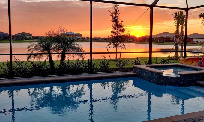 Biggar Casa | Tranquil Lakefront Home with Unforgettable Sunsets, Pool, 4 Bedrooms, 3 Baths