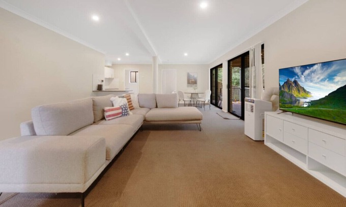 Erina Heights Casa | Tranquil Lower-Level Retreat | 7 Mins to Beach