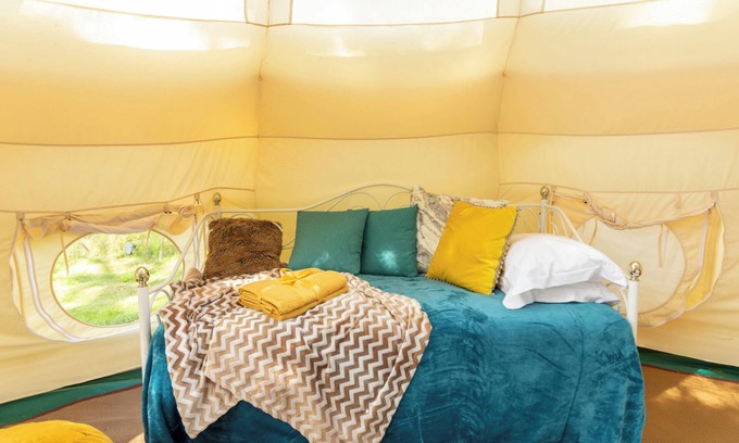 Bromsash Cabina | Tranquil Luxury Glamping Escape in Ross-on-Wye 6