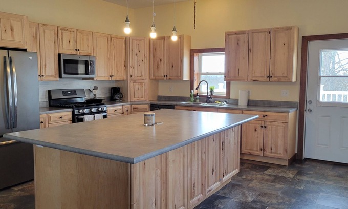 Hatfield Casa | Tranquil Machine Shed House 5 minutes from Lamoni