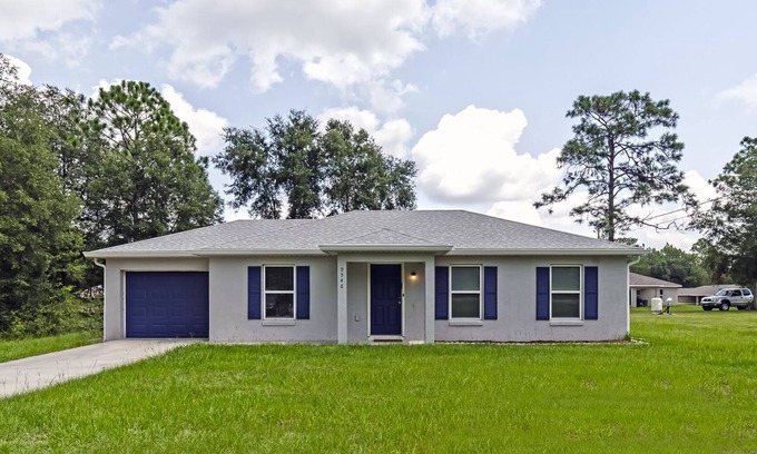 Silver Springs Shores Casa | Tranquil & Modern ~ 20min to Downtown ~ King Beds!