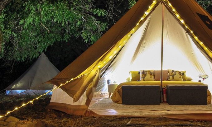 Burnt Ranch Cama Y Desayuno | Tranquil Mountain Glamp: Swimming, Organic Meals, Hike Trails + Kayaking