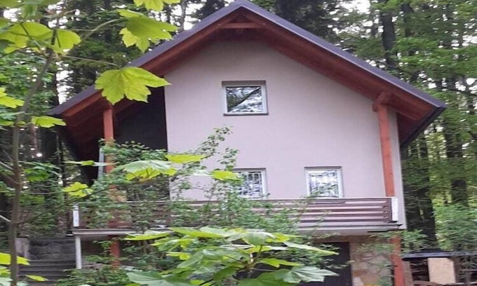 Holin Casa | Casa de vacaciones con jardín tranquilo Holín