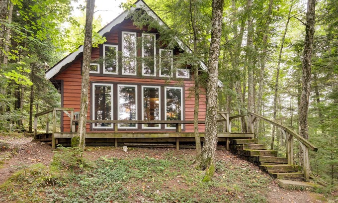Hill Cabina | Tranquil Ogema Vacation Rental w/ Lake Views!