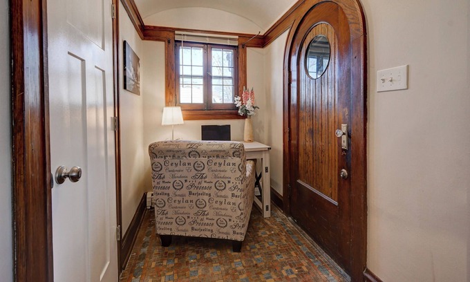 Bay View Apartamento | Tranquil Pet-Friendly Apartment ~ Close to Downtown & Parks