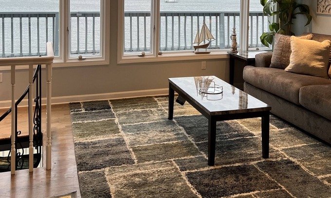 Riverside Casa | Tranquil Private Beach House in East Providence