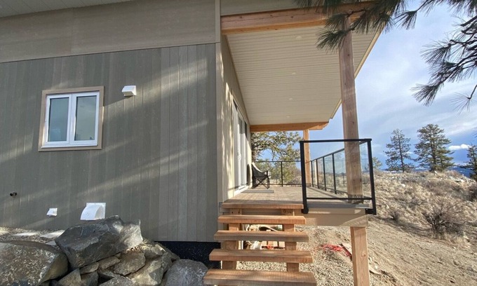 Okanagan-Similkameen Cabina | Tranquil private getaway at this cabin on 3 acres on Anarchist mtn.