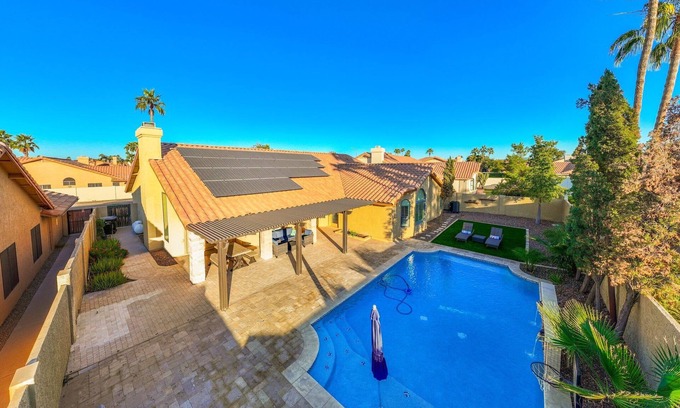 Island at Ocotillo Casa | Tranquil Retreat at Ocotillo, 4BD, 2.5BA, Huge Pool, and Pool Table.