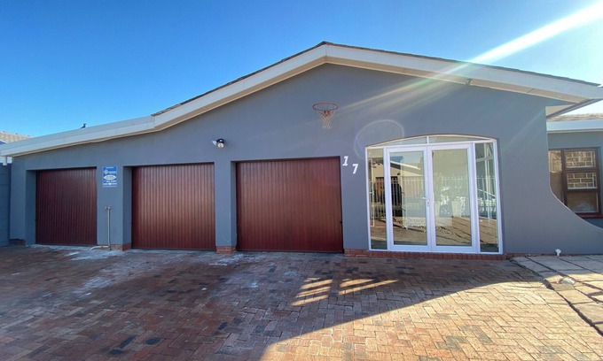 Goodwood Casa | Tranquil Retreat in Goodwood