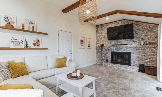 Cherry Hill Casa | Tranquil Retreat in Cherry Hill located near Philadelphia, PA