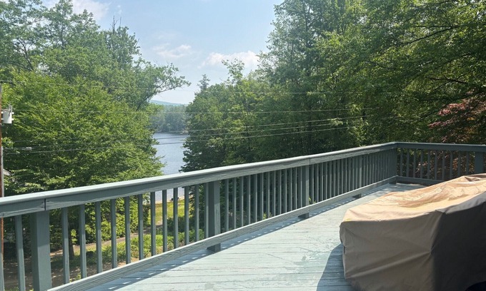 Meredith Casa | Tranquil Retreat on Lake