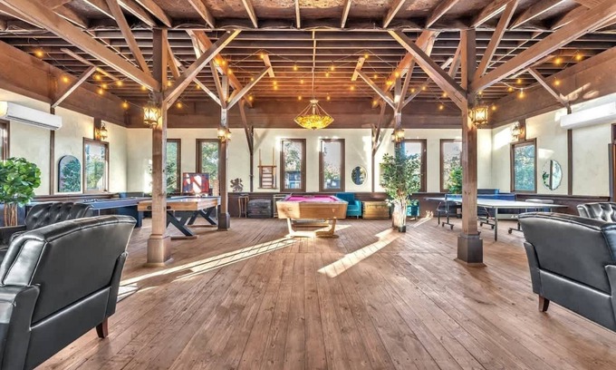 Fredericksburg Cabina | Shiraz: Tranquil Retreat W/hot-tub, 10 Mins to Downtown!