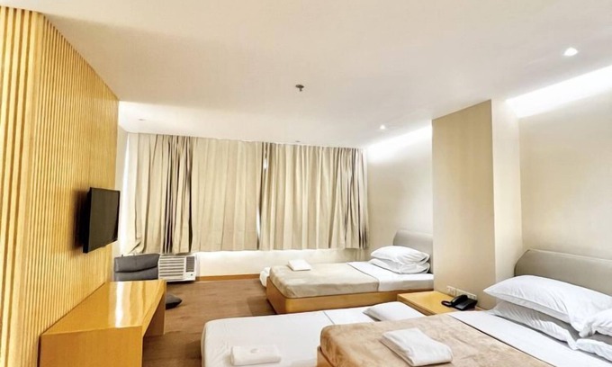 Downtown Tacloban Apartamento | Tranquil Retreats: Explore the Charm of Etsu Hotel's Studio