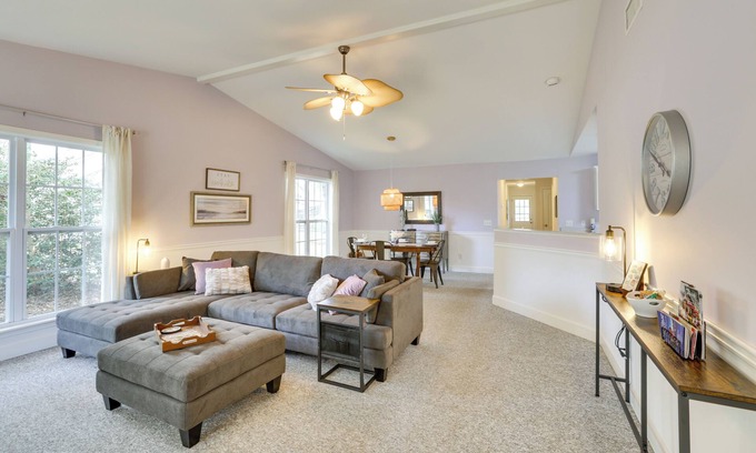 Thomasville Casa | Tranquil Thomasville Retreat w/ Deck + Dining Area