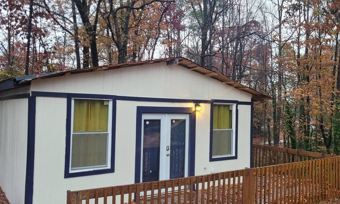 Clarkdale Casa | Tranquil Tiny Home Retreat with Modern Comforts in Cobb County