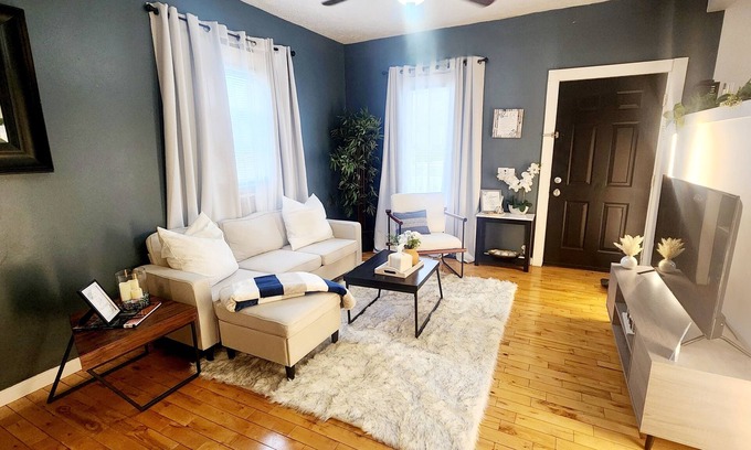 Tremont Apartamento | Tranquil Tremont-1 bdrm apartment MINUTES from downtown Cle