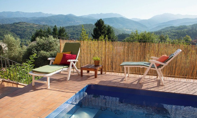 San Terenzo Monti Casa | Tranquil Tuscan House with Pool and Scenic Views
