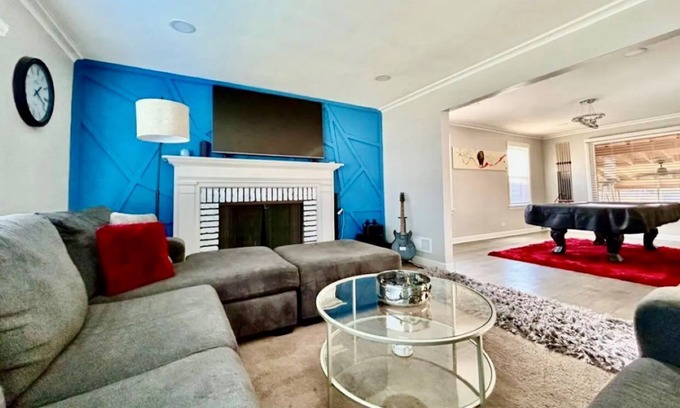 Roseland Casa | Tranquil Urban Retreat, Chicago Gem