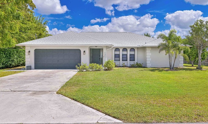 Palm River Estates Casa | Tranquil Vacation Home, Hot Tub and Pool - 4 miles to Naples Beach!