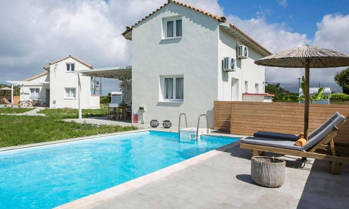 Kounopetra Villa | Tranquil villa 2 bed villa close to the beach