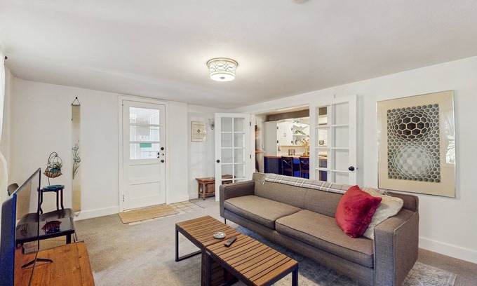 Multnomah Casa | Tranquil, walkable home with seasonal pool, beautiful gardens & 2 patios