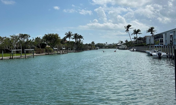 Shell Harbor Condominio | Tranquil WATERFRONT 2-bedroom condo on Sanibel Island minutes to the beach!