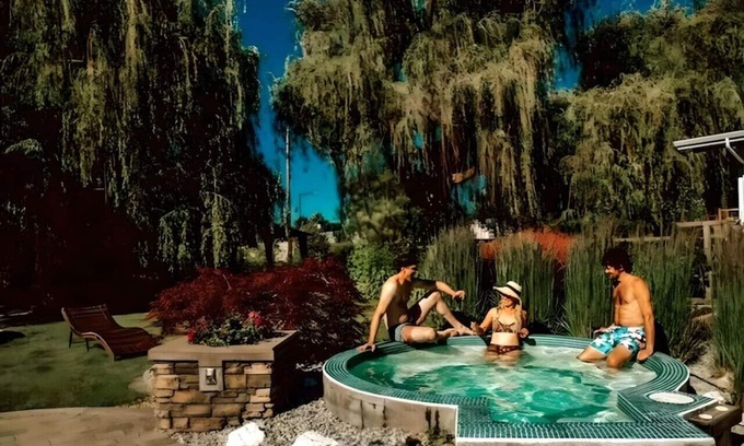 Central Okanagan Casa | Tranquil Waterfront Retreatw/ Hot Tub, Pool, Pet-Friendly Haven