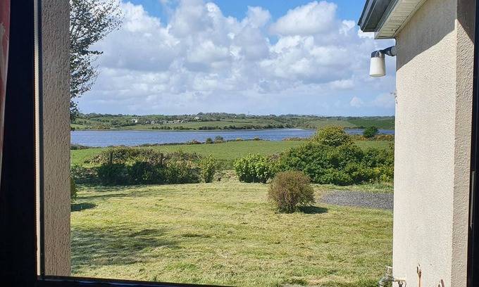 Keadue Casa | Tranquil waters A place of magnificant beauty.