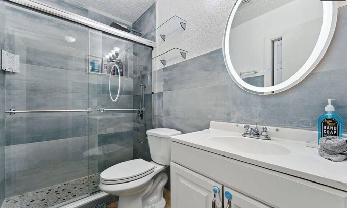 Melaleuca Gardens Casa | Tranquil Waters Charming 3-bedroom house Heated Pool serene Dania Beach