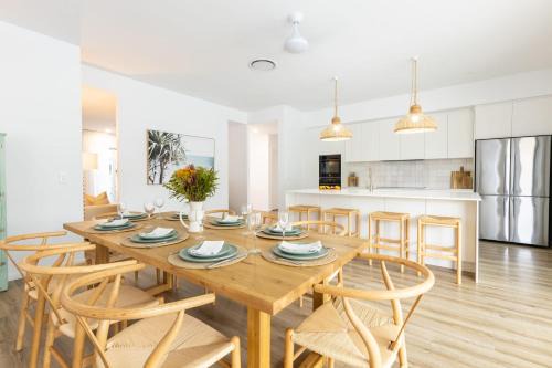 Mooloolaba Casa | Tranquil Whitehaven Retreat in Mooloolaba