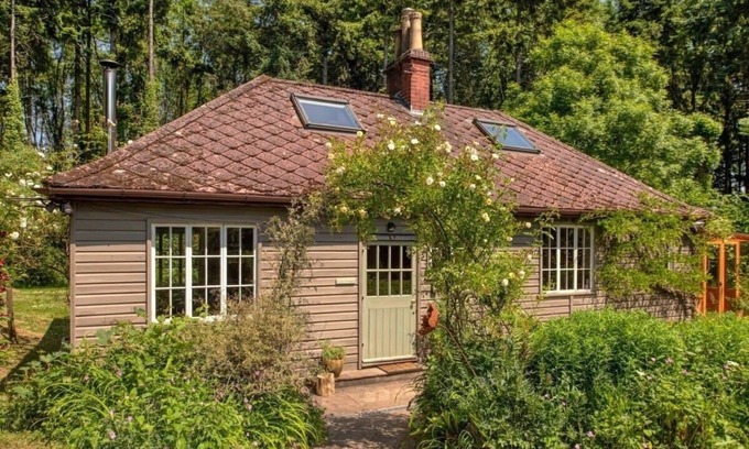 Wraxall Casa | Tranquil Woodland Cottage, 10 Min Drive to Clifton