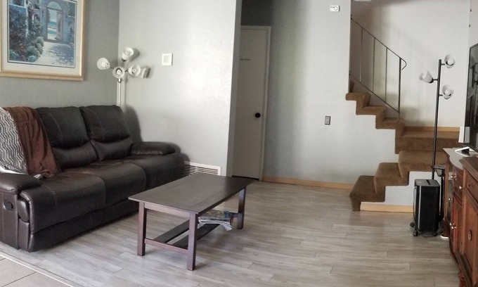 Yorba Linda Condominio | Tranquil Yorba Linda 2BR Condo