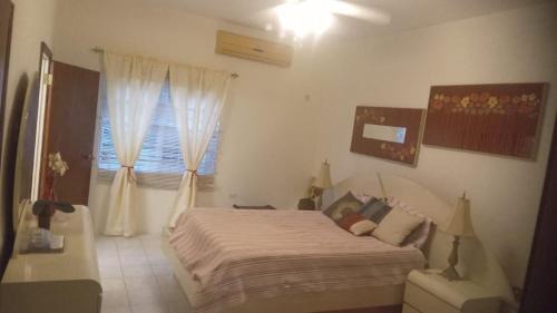 Runaway Bay Casa | Tranquila Oasis
